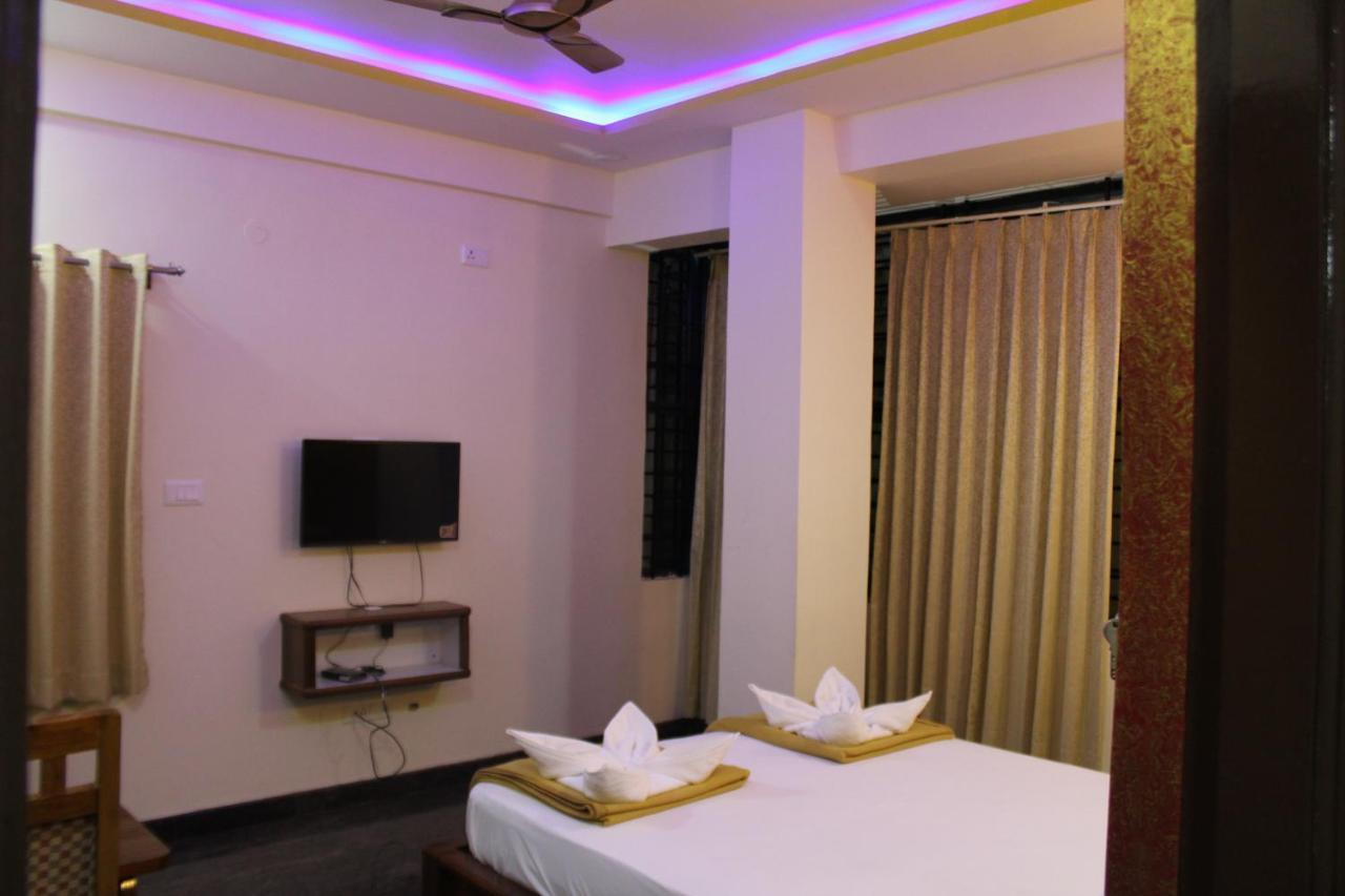 Golden Pride Hotel Kanakapura Bagian luar foto